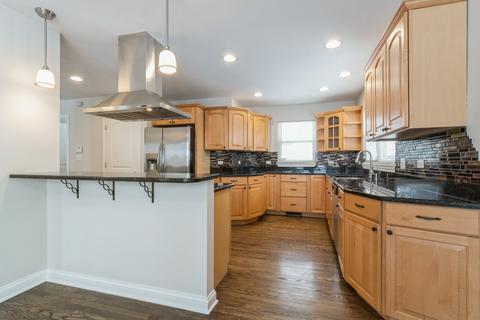 461 Vassar Ln, Des Plaines, IL 60016 photo 5