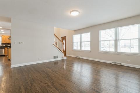 461 Vassar Ln, Des Plaines, IL 60016 photo 3