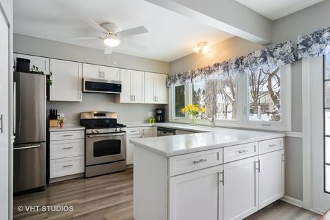 5 Old Hickory Rd, Rolling Meadows, IL 60008 photo 4