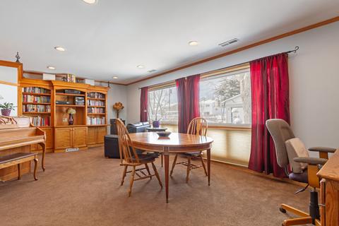 840 Western St, Hoffman Estates, IL 60169 photo 4