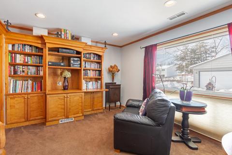 840 Western St, Hoffman Estates, IL 60169 photo 5