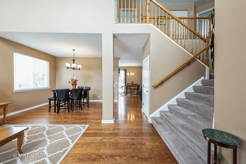 89 Montclair Dr, Cary, IL 60013 photo 2
