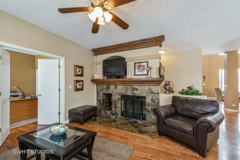 89 Montclair Dr, Cary, IL 60013 photo 9