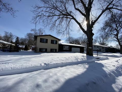 1512 N Millstream Dr, Mchenry, IL 60050 photo 1