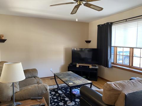 1512 N Millstream Dr, Mchenry, IL 60050 photo 4