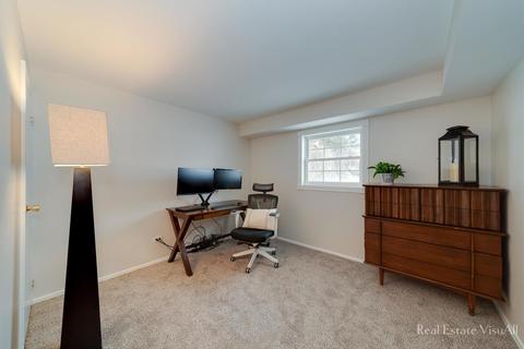 1530 Ashley Rd, Hoffman Estates, IL 60169 photo 21