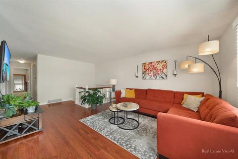 1530 Ashley Rd, Hoffman Estates, IL 60169 photo 5