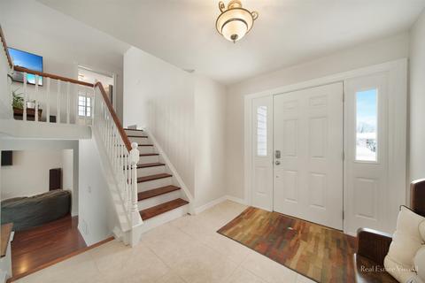 1530 Ashley Rd, Hoffman Estates, IL 60169 photo 3