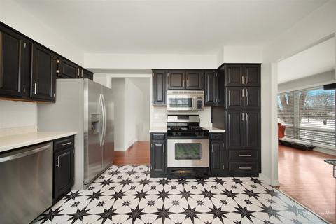 1530 Ashley Rd, Hoffman Estates, IL 60169 photo 10