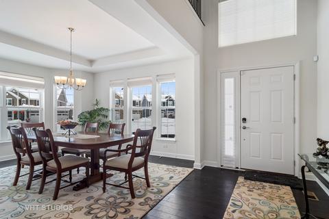 3501 Harold Cir, Hoffman Estates, IL 60192 photo 2