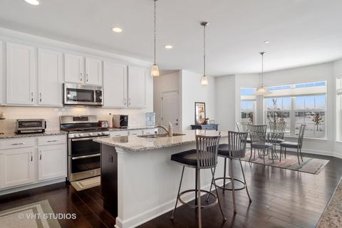 3501 Harold Cir, Hoffman Estates, IL 60192 photo 4