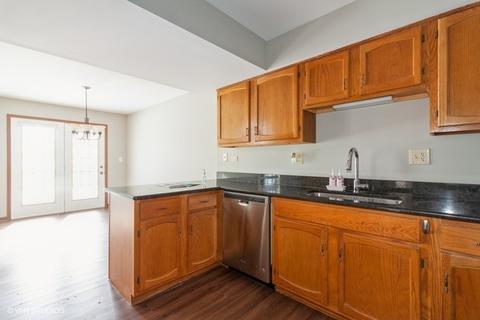 1211 Dunamon Dr, Bartlett, IL 60103 photo 7