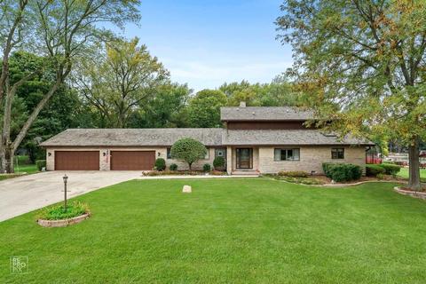 9603 Zimmer Dr, Algonquin, IL 60102 photo 1