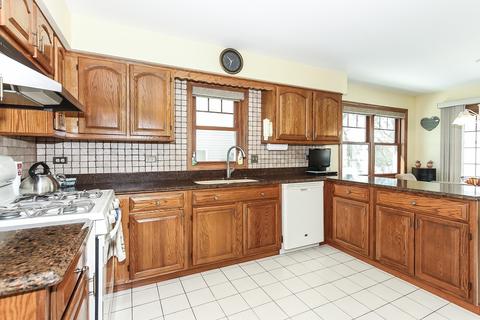 762 Falmore Dr, Bartlett, IL 60103 photo 8