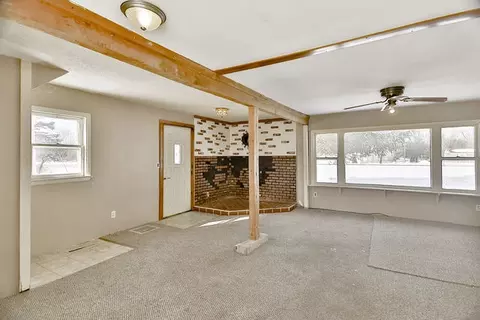 101 Blaine St, Leaf River, IL 61047 photo 4
