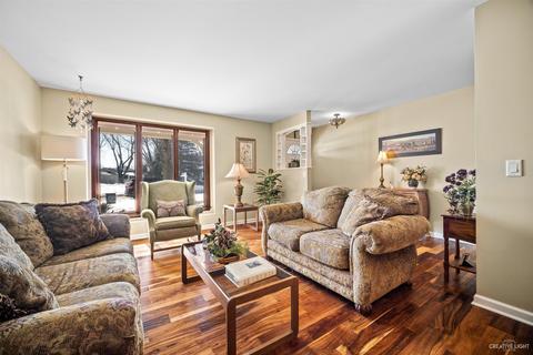 55 Old Post Rd, Montgomery, IL 60538 photo 2