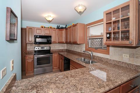375 Beech Ct, Carol Stream, IL 60188 photo 11