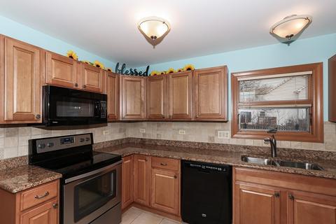 375 Beech Ct, Carol Stream, IL 60188 photo 6
