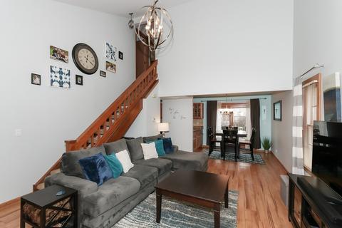 375 Beech Ct, Carol Stream, IL 60188 photo 4