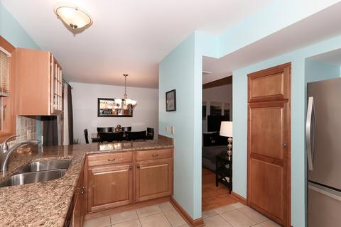 375 Beech Ct, Carol Stream, IL 60188 photo 9