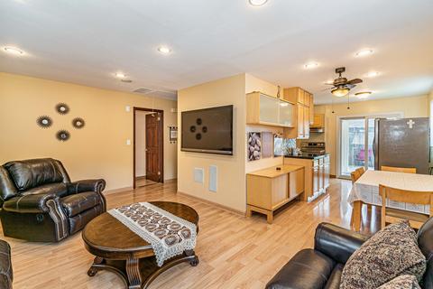 9415 Sumac Rd #A, Des Plaines, IL 60016 photo 3