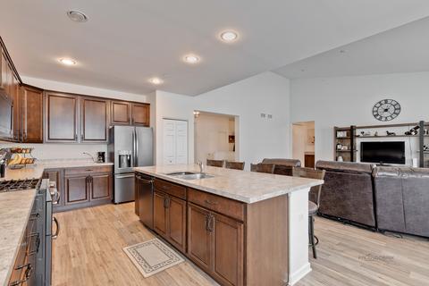 1784 Prospect Dr, Hoffman Estates, IL 60192 photo 12