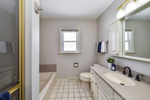 102 Fairway Ln, Wheaton, IL 60189 photo 14