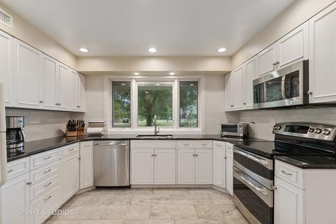245 Sunset Dr, Northfield, IL 60093 photo 9