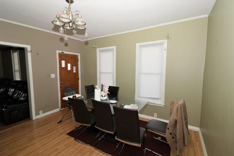 893 Elizabeth St, Elgin, IL 60120 photo 7
