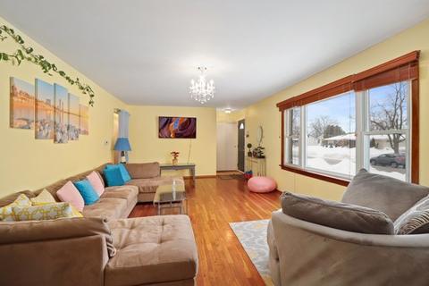 330 Kingman Ln, Hoffman Estates, IL 60169 photo 5