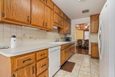 330 Kingman Ln, Hoffman Estates, IL 60169 photo 15