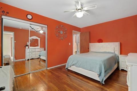 330 Kingman Ln, Hoffman Estates, IL 60169 photo 21