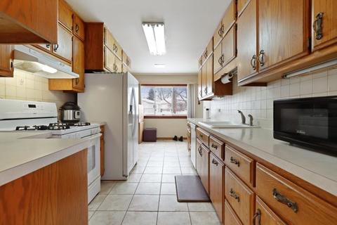 330 Kingman Ln, Hoffman Estates, IL 60169 photo 11