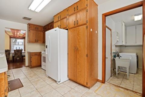 330 Kingman Ln, Hoffman Estates, IL 60169 photo 14