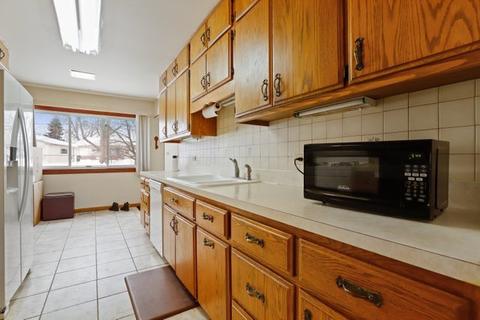 330 Kingman Ln, Hoffman Estates, IL 60169 photo 12