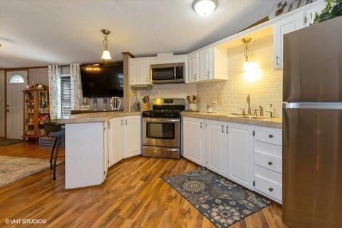 604 E Mesa Dr, Godley, IL 60407 photo 4