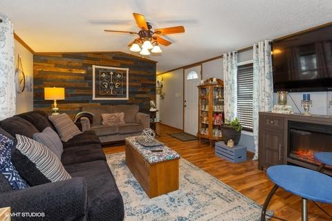 604 E Mesa Dr, Godley, IL 60407 photo 2