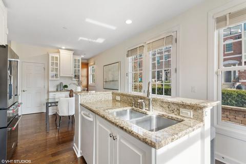 301 E Liberty Dr, Wheaton, IL 60187 photo 14