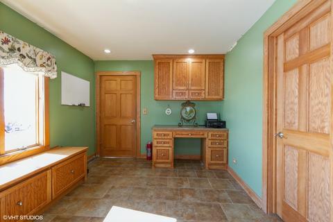 30748 S State Line Rd, Beecher, IL 60401 photo 7