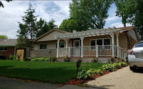 1048 Clark Ln, Des Plaines, IL 60016 photo 1