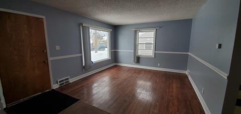 771 Pine St, Elgin, IL 60123 photo 4