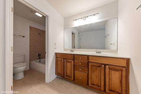 5400 Astor Ln #213, Rolling Meadows, IL 60008 photo 8