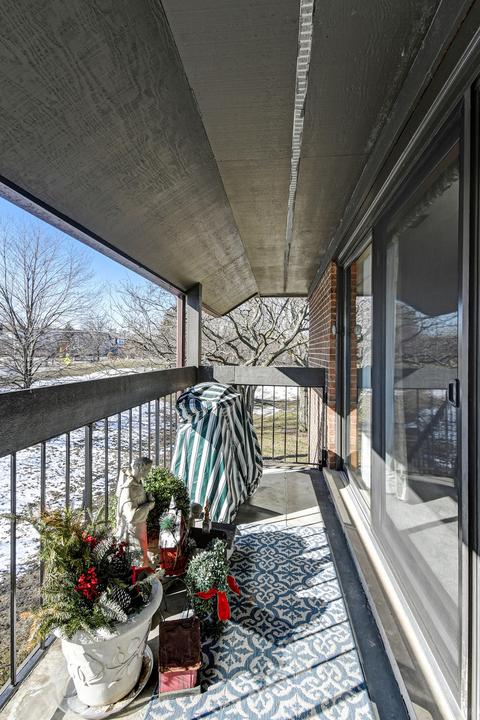 255 Windsor Ln #D, Willowbrook, IL 60527 photo 13