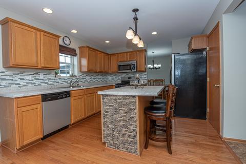 640 Maplewood Dr, Minooka, IL 60447 photo 34
