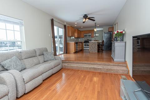 640 Maplewood Dr, Minooka, IL 60447 photo 33