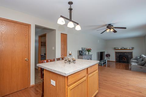 640 Maplewood Dr, Minooka, IL 60447 photo 32