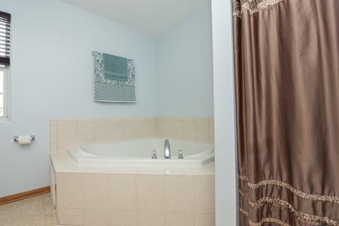 640 Maplewood Dr, Minooka, IL 60447 photo 13
