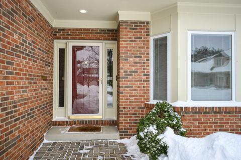 810 Pinegrove Ct, Wheaton, IL 60187 photo 2
