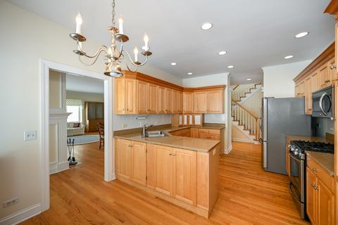 810 Pinegrove Ct, Wheaton, IL 60187 photo 7