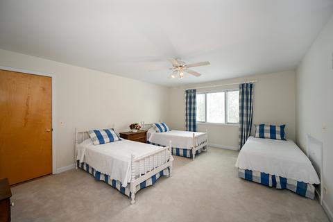 810 Pinegrove Ct, Wheaton, IL 60187 photo 22